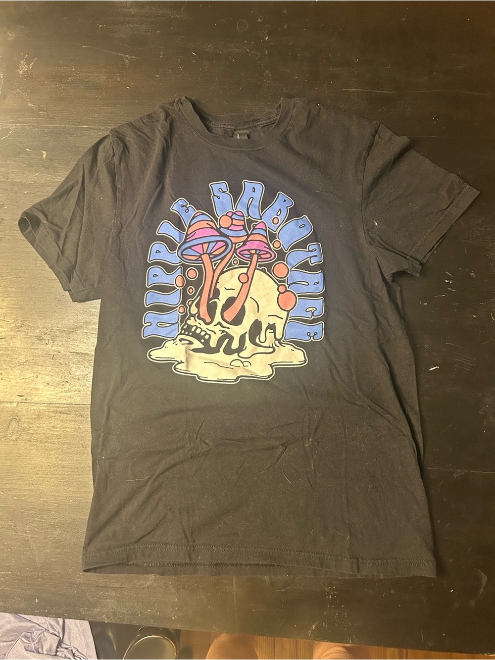 Women’s District Black Graphic Tee  Blue and Pink Mushroom Skull size medium